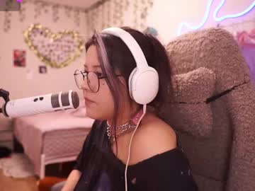 Roxysuh Chaturbate stream image from May 25, 2026