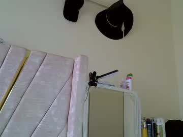 Bustycarol Chaturbate stream image from May 25, 2026