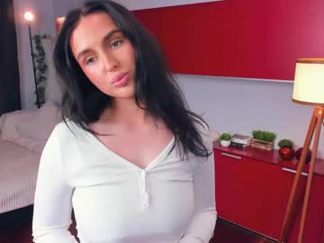 Lucilawire Chaturbate stream image from May 25, 2026