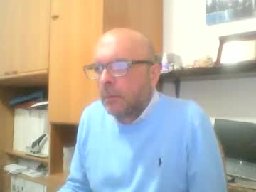 Olak21 Chaturbate stream image from May 25, 2026