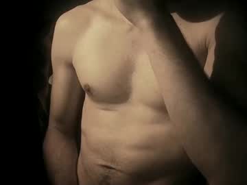 Coolmementox Chaturbate stream image from May 25, 2026