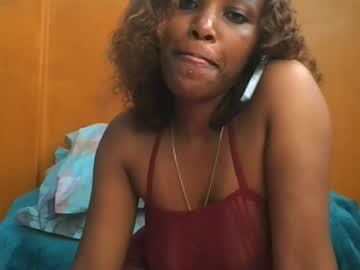 Curvylyin Chaturbate stream image from May 25, 2026