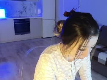 Ellie_Kimi Chaturbate stream image from May 25, 2026