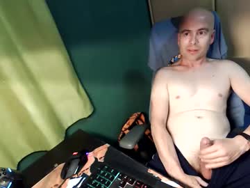 Fernandez83 Chaturbate stream image from May 25, 2026