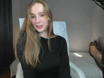 Charlottawells Chaturbate stream image from May 25, 2026