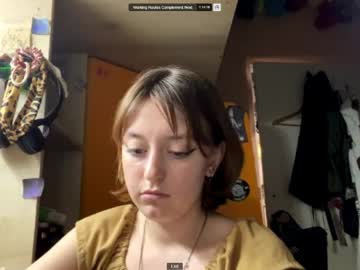 Denysecough Chaturbate stream image from May 25, 2026