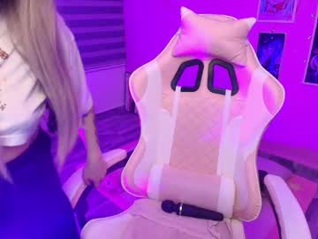 Miwaviolet Chaturbate stream image from May 26, 2026