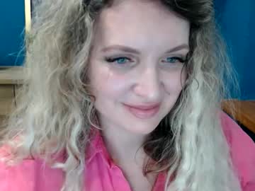 Luxdonna Chaturbate stream image from May 26, 2026