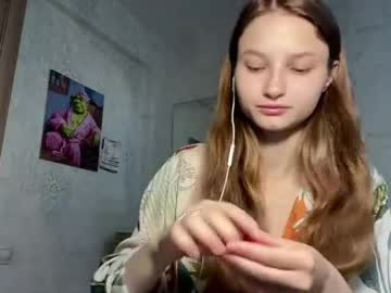Crystalstipp Chaturbate stream image from May 26, 2026
