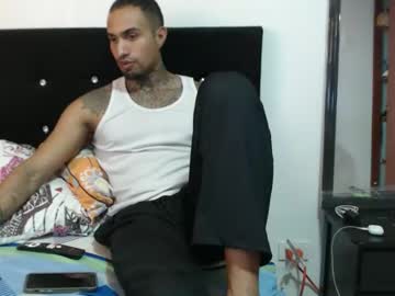 Latinlove1001 Chaturbate stream image from May 26, 2026