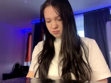 Mertieshreeve Chaturbate stream image from May 26, 2026