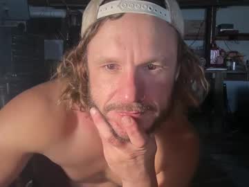 Straightishd Chaturbate stream image from May 26, 2026
