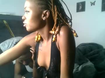 Petite_Queen69 Chaturbate stream image from May 26, 2026
