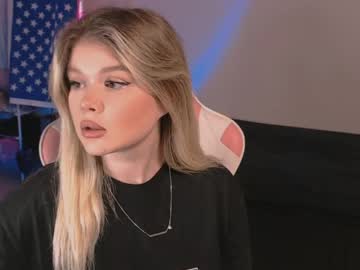 Veronaaura Chaturbate stream image from May 26, 2026
