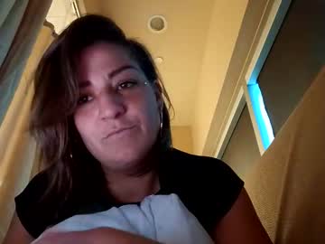 Bellabeanz Chaturbate stream image from May 26, 2026