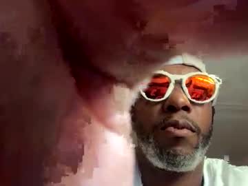 Makeemwetnwild Chaturbate stream image from May 27, 2026
