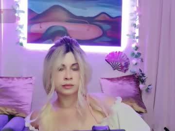 Itsauroraborealis Chaturbate stream image from May 27, 2026