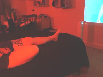 Thewellhungartist Chaturbate stream image from May 27, 2026