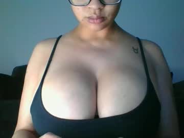 Erin2025 Chaturbate stream image from May 27, 2026