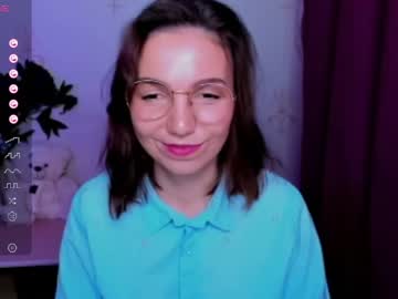 Kindhazelhere_ Chaturbate stream image from May 27, 2026