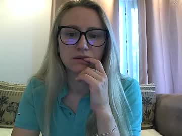 Melly_Rosey Chaturbate stream image from May 27, 2026
