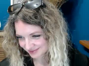 Luxdonna Chaturbate stream image from May 27, 2026