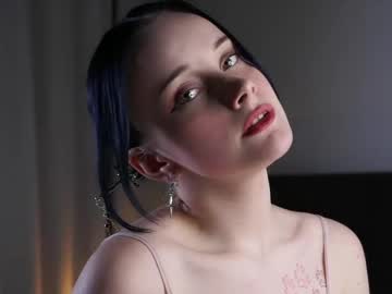 Jonnienita Chaturbate stream image from May 27, 2026