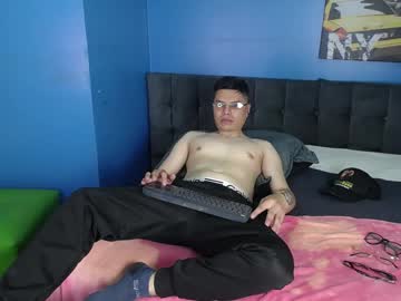 Aquilestaylor Chaturbate stream image from May 27, 2026