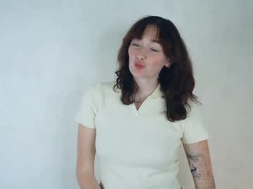 Lilliauvalle Chaturbate stream image from May 27, 2026