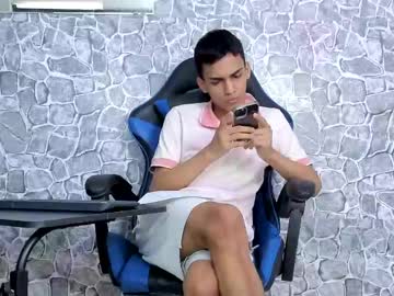 Alejo_Peverell Chaturbate stream image from May 27, 2026