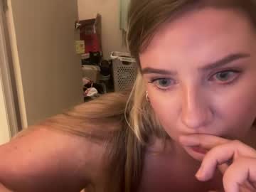 Bluevelvetangel Chaturbate stream image from May 27, 2026