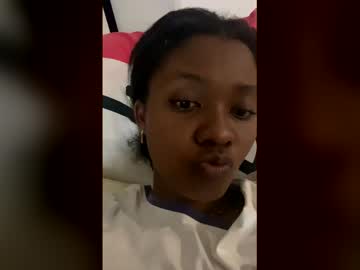 Natalie19240216 Chaturbate stream image from May 27, 2026