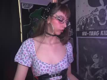 Elle_Uwu Chaturbate stream image from May 28, 2026