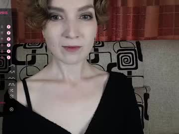 Tinawincee Chaturbate stream image from May 28, 2026
