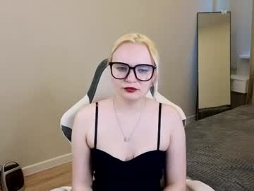 Sara_Moorre Chaturbate stream image from May 28, 2026