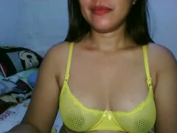 Azelliya2018 Chaturbate stream image from May 28, 2026