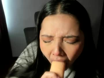 Scarletrosee27 Chaturbate stream image from May 28, 2026