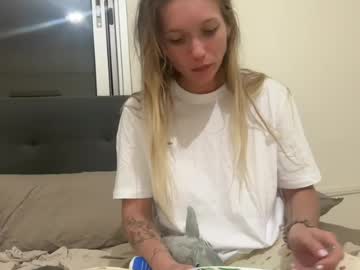 Bellabloomx Chaturbate stream image from May 28, 2026