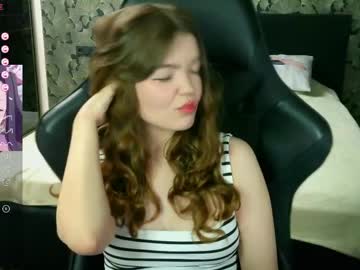 Nicolemeew Chaturbate stream image from May 28, 2026