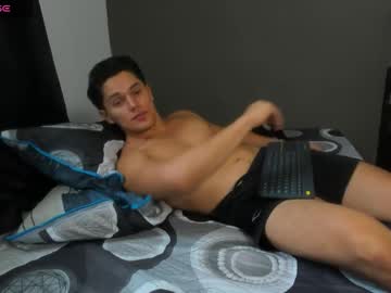 Julian_Wallace Chaturbate stream image from May 28, 2026