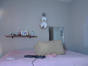 Just_Isa Chaturbate stream image from May 28, 2026