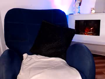 Carolineblich Chaturbate stream image from May 29, 2026
