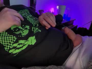 Snapbacksandtattoos420 Chaturbate stream image from May 29, 2026