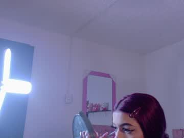 Velinahoneyy Chaturbate stream image from May 29, 2026