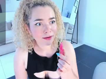 Susan_Blond Chaturbate stream image from May 29, 2026