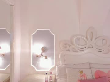 Rosavelle_ Chaturbate stream image from May 29, 2026