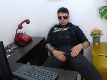 Aquilestaylor Chaturbate stream image from May 29, 2026