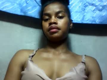 Elodie228680 Chaturbate stream image from May 30, 2026