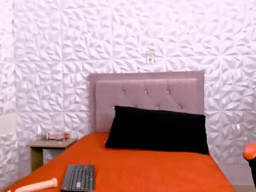 Carolinelover_35 Chaturbate stream image from May 30, 2026