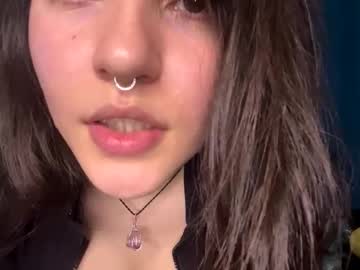 Kikilove15 Chaturbate stream image from May 31, 2026